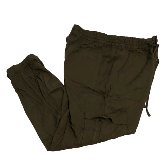 Ardene Army Green High-Waisted Lightweight Cargo Pants - Picture 2 of 14